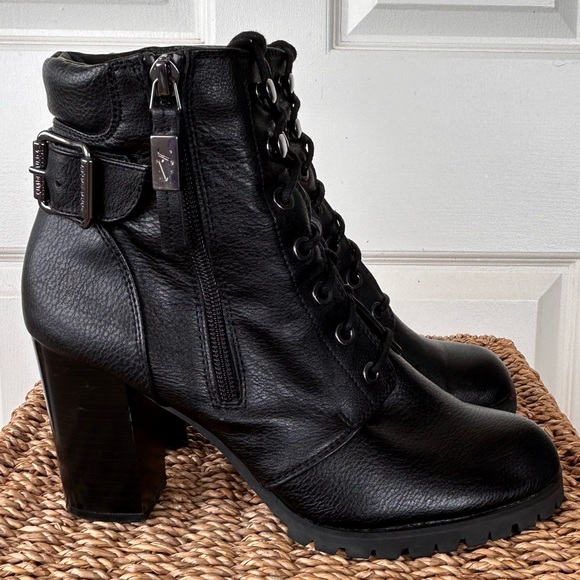 Vera Wang Catania Boots Lace Up‎ Detail Side Zip Size 7.5M - Picture 3 of 14